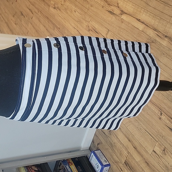 Anne Klein Nautical Navy Blue & White Stripped Skirt with Gold Buttons (L-XL) - Picture 5 of 8